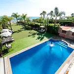 Sea Front Oceanus H2 By Ezoria Villas